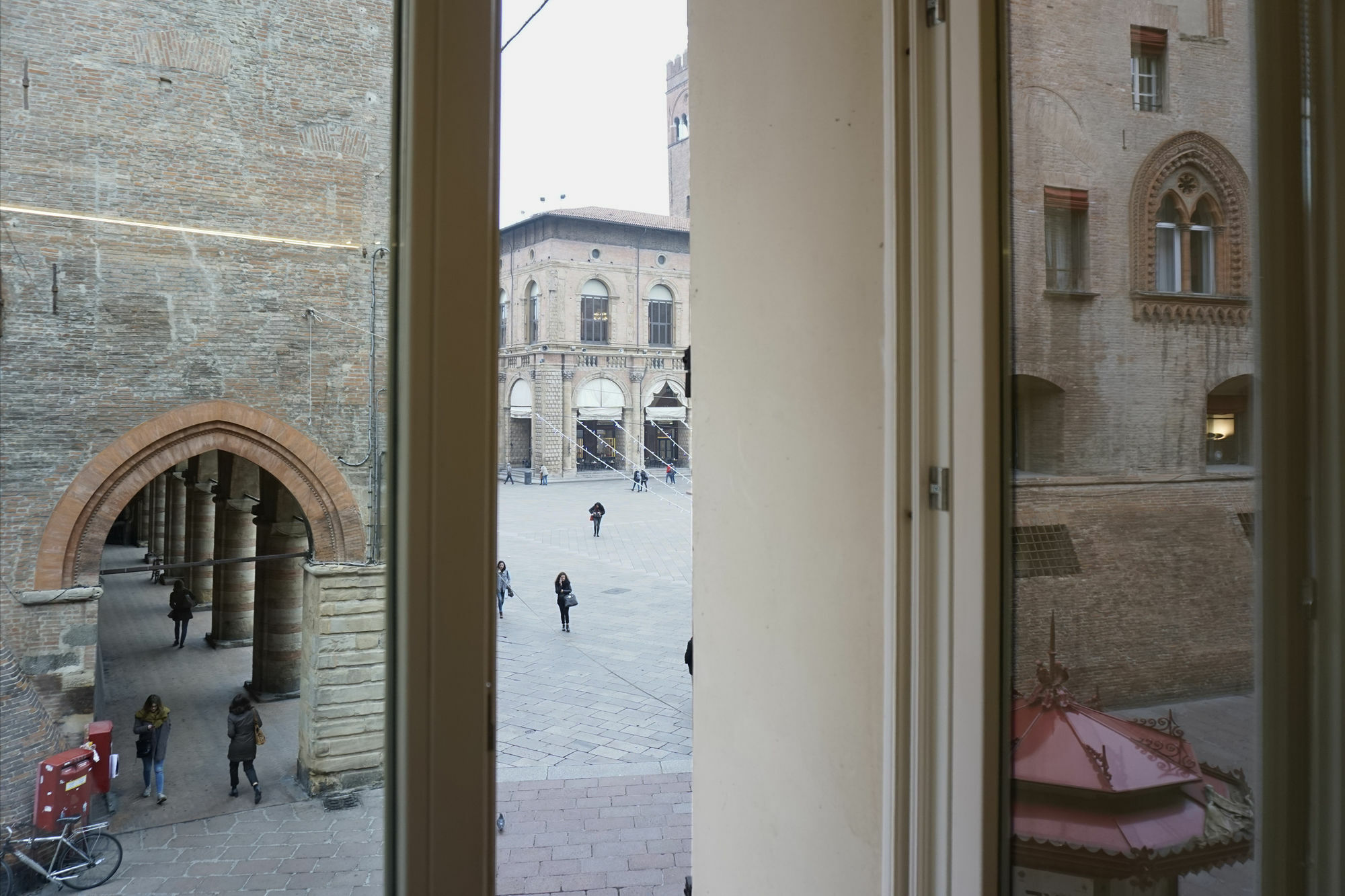 Casa Isolani Luxury Rooms Piazza Maggiore 1 Bolonia Exterior foto